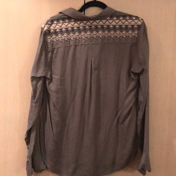 Button down top - Picture 2 of 4